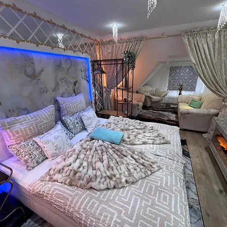 Luxury شقة بوخوم