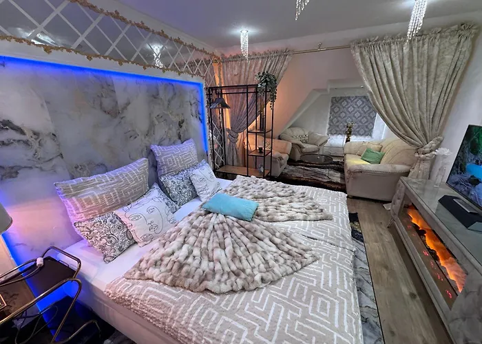 Luxury شقة بوخوم